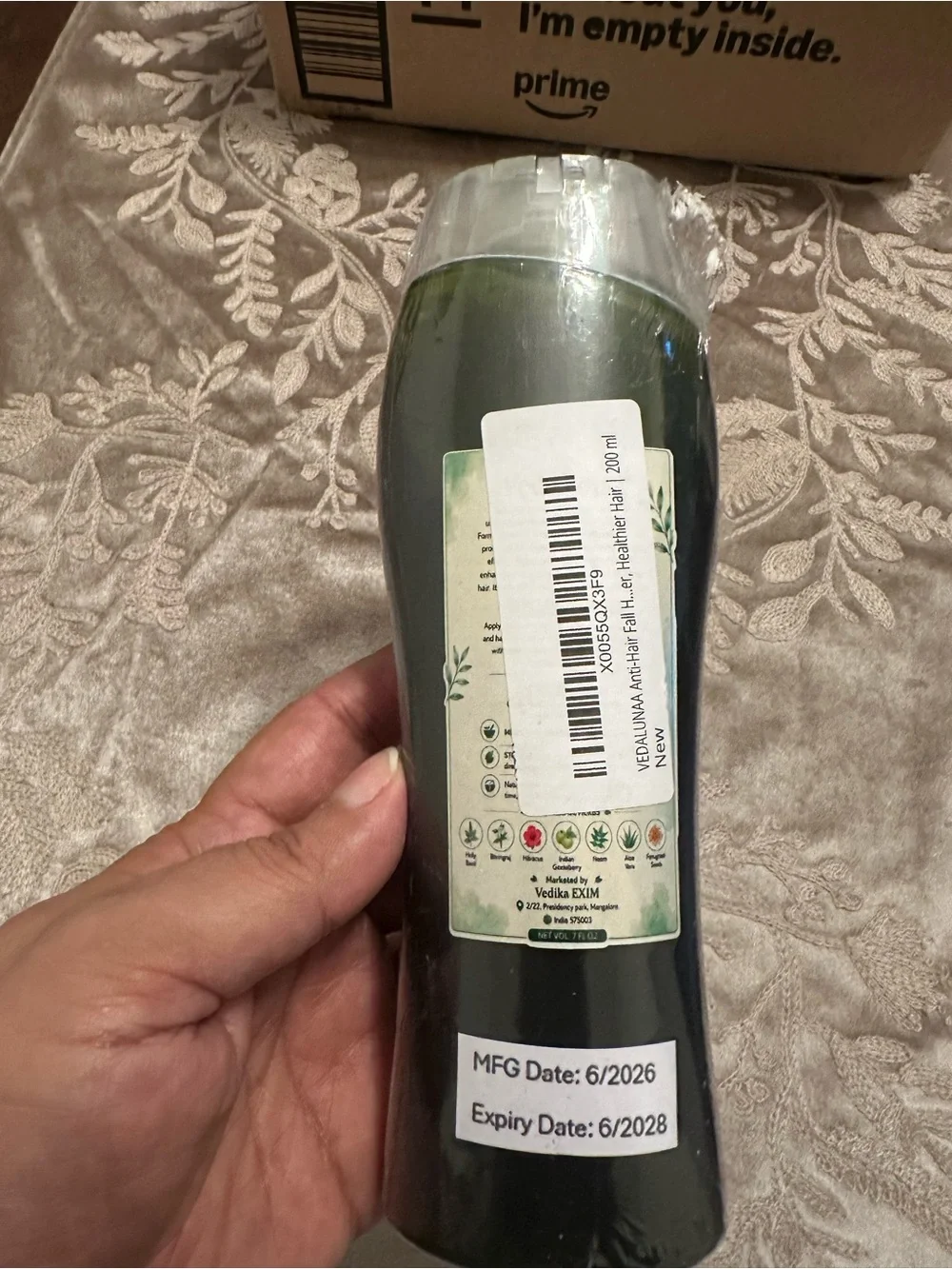 VEDALUNAA Anti-Hair Fall Herbal Shampoo - Green Bottle